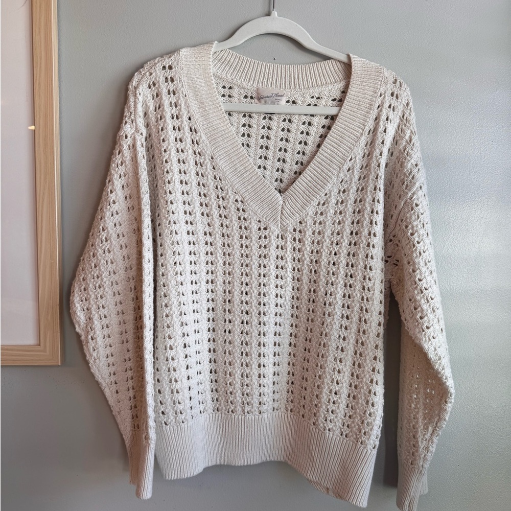 Universal Thread Cream V-Neck Sweater